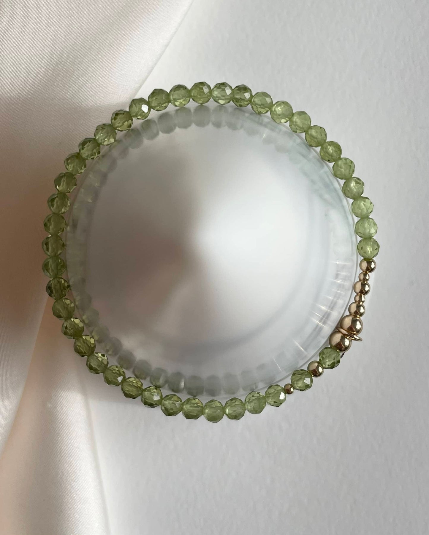 Modern Gold Filled Bracelet with Peridot Crystals. Birthstone Bracelet for August.